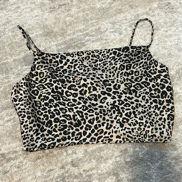 windsor leopard print cropped cowl top - Picture 2 of 6